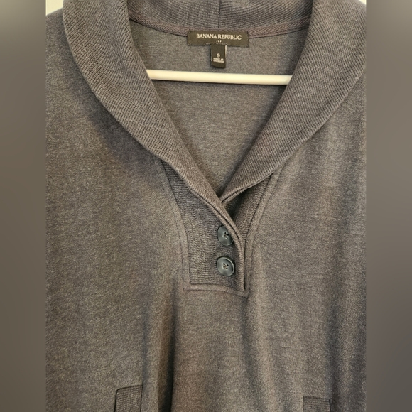 3/$25!!Banana Republic Sweater gray size small - Picture 2 of 5